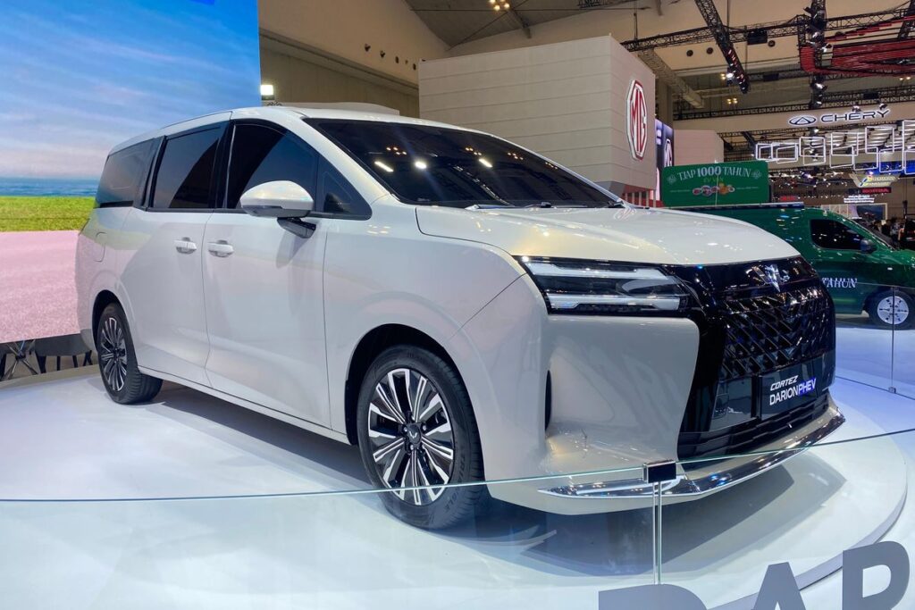 GIIAS 2025 Wuling Motors Luncurkan Cortez Darion PHEV dan BEV
