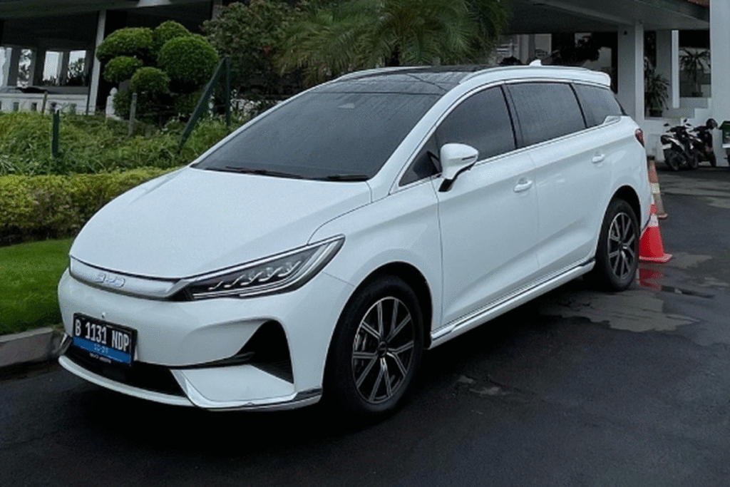 Setahun Bersama Mobil Listrik BYD M6: Meluncur ke Luar Kota Nyaman