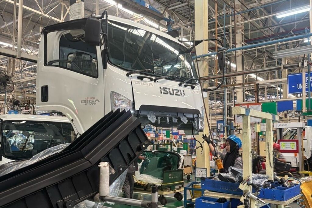 Penurunan Penjualan Mobil Picu Gelombang PHK di Sektor Otomotif