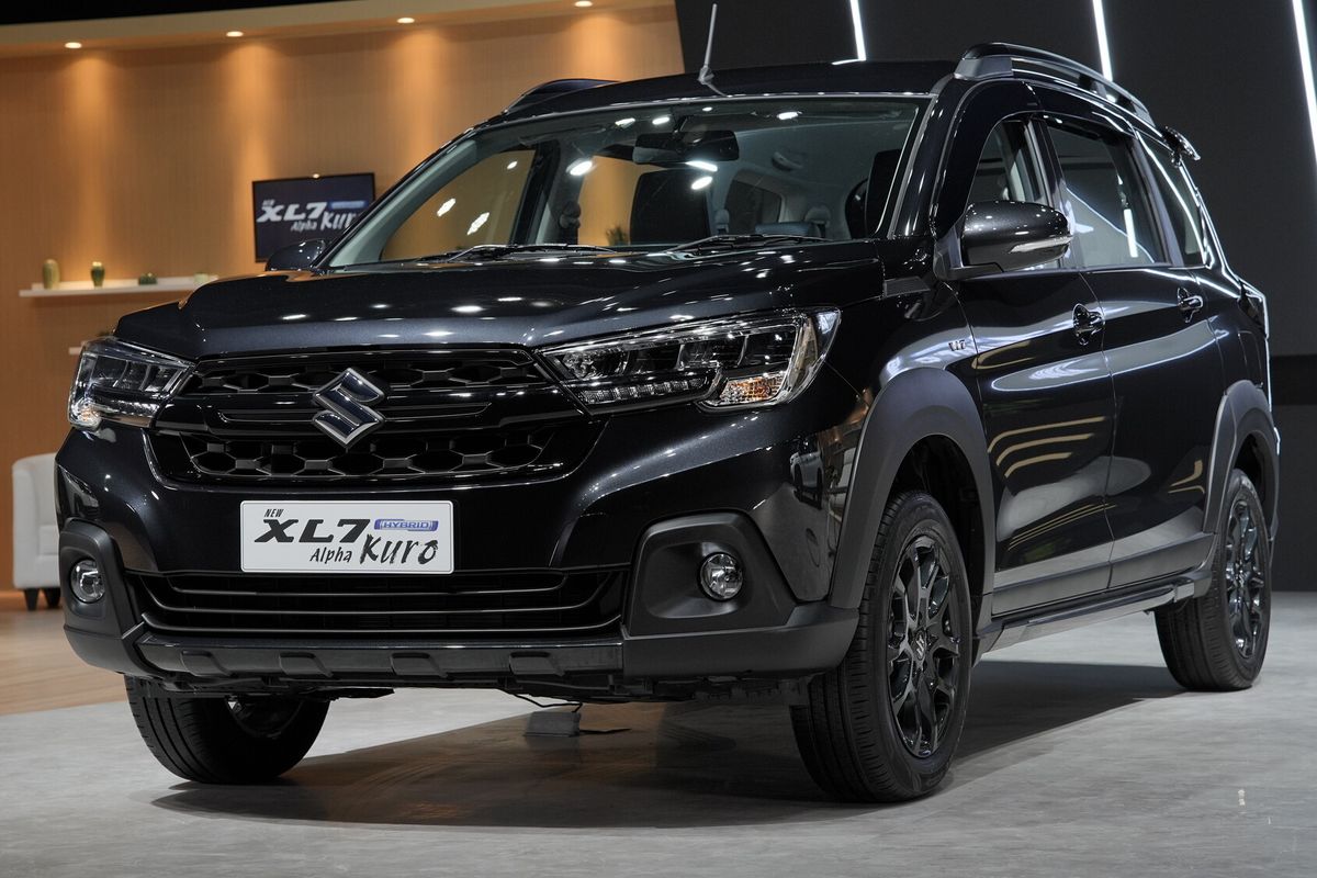 Suzuki XL7 Hybrid Alpha Kuro Jadi Versi Tertinggi, Simak Harga Terbarunya